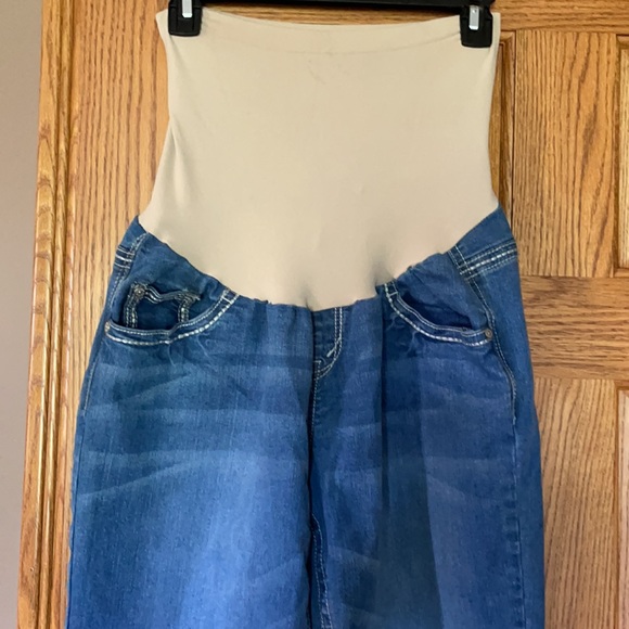 Maternity capris - Picture 2 of 5